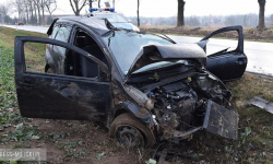 Dachowanie na wysokości Olbrachcic Wielkich. Kierowca trafił do szpitala [FOTO] [AKTUALIZACJA]