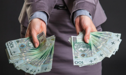 „Qwsi” rozdaje pieniądze. Gminy, stowarzyszenia, parafie i przedsiębiorcy z dofinansowaniami