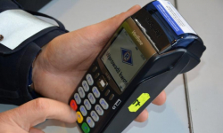 Za mandat możemy zapłacić kartą płatniczą. Policjanci z ząbkowickiej drogówki otrzymali terminale