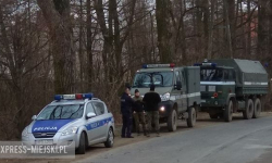Podczas prac na polu znalazł przedmiot przypominający minę. Interweniowali saperzy z Brzegu