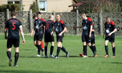 Derby dla Unii, remis Zamku, Skałki z kolejną porażką. W A-klasie Sparta gromi, Ślęża goni