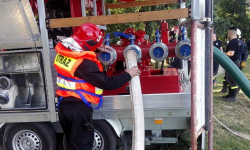 Strażacy z powiatu ząbkowickiego ćwiczyli na akwenie w Białym Kościele
