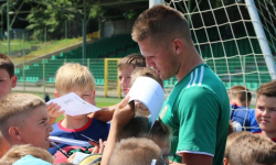 Szkółka Piłkarska Orlik Ząbkowice Śląskie na treningu Śląska. Były wspólne zdjęcia i autografy