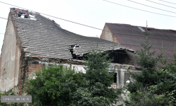 Zawaliła się część dachu budynku gospodarczego w Byczeniu [foto]