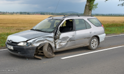 Zderzenie Peugeota i Nissana między Stoszowicami a Ząbkowicami Śląskimi [foto] [aktualizacja]