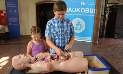 Co to jest pęd? Jak działa pamięć krótkotrwała? Naukobus z Centrum Nauki Kopernik w Srebrnej Górze