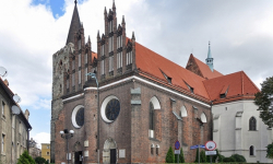 W Ziębickim kościele odkryto 700-letnie rzeźby gotyckie