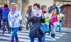 „Obawiamy się o swoje życie i zdrowie”. Mieszkańcy blokowali drogę krajową 46 w Złotym Stoku [foto]