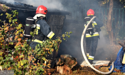 Pożar komórek w Bobolicach. Jedna osoba została poszkodowana [foto]