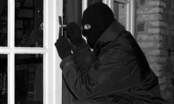 Splądrował dom, gdy domownicy smacznie spali