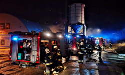 Pożar na terenie zakładu produkującego pellet w Ciepłowodach [foto]