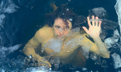 Strażacy ostrzegają: zabawa na lodzie zawsze niesie ze sobą niebezpieczeństwo