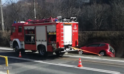Auto w rowie na krajowej ósemce w Bardzie [foto]