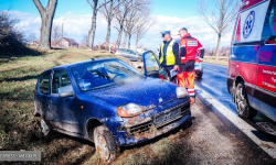 Fiat w rowie na krajowej ósemce [foto]