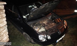 Chciała uniknąć zderzenia z ciągnikiem. Zakończyła podróż w rowie [foto]