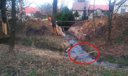 Rozpoczęto remont, nie pomyślano o kładce. Mieszkańcy zbulwersowani