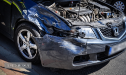 Zderzenie Fiata i Hondy na skrzyżowaniu krajowej ósemki z ul. Legnicką [foto]