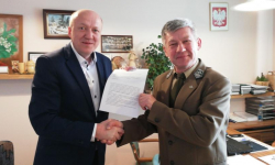 Utworzenie parku kulturowego w Henrykowie coraz bliżej. Podpisano umowę z Lasami Państwowymi