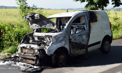 Pożar samochodu między Jaworkiem a Sieroszowem [foto]