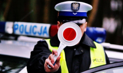 Jutro więcej patroli policyjnych na drogach w całym kraju. Początek długiego weekendu 