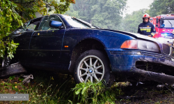 Stracił panowanie nad pojazdem i wylądował w przydrożnym rowie [foto]