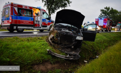 Audi wypadło z drogi na krajowej ósemce w Braszowicach 