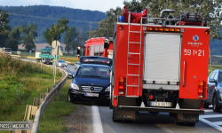 Kolizja Mercedesa i skutera na krajowej ósemce na wysokości Przyłęku
