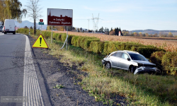 Dachowanie Toyoty na wysokości Zwróconej. Kierowca Audi nie ustąpił pierwszeństwa [foto]