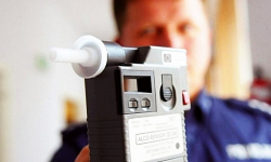 Wjechała do rowu. Miała w organizmie ponad promil