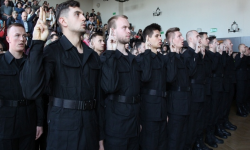 Ślubowanie nowo przyjętych policjantów