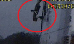 Miotłą trzymał lusterko i tak prowadził autobus pełen pasażerów jadących do pracy [video]