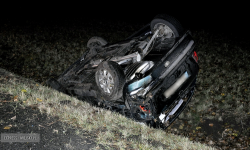 Dachowanie na krajowej ósemce. Droga zablokowana [foto]