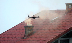 Dron SOWA dokona punktowych pomiarów zanieczyszczeń płynących z kominów