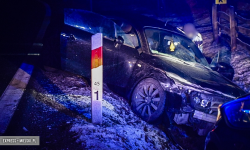 Policyjny pościg za Audi TT na krajowej ósemce. Auto zakończyło podróż w rowie [foto] [aktualizacja]