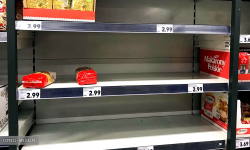 Polacy szturmują sklepy. Sprawdzamy, jak wygląda sytuacja w ząbkowickich marketach [foto]
