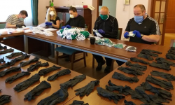 Koronawirus. W gminie Bardo mieszkańcy otrzymają pakiety ochronne. Strażacy-ochotnicy już je mają