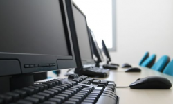 Niemal 500 tys. zł dla samorządów z powiatu ząbkowickiego. Wszystko na zakup sprzętu do nauki z domu