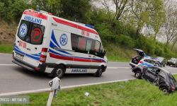 Wypadek między Stolcem a Niedźwiednikiem. Jedna osoba w szpitalu [foto] [aktualizacja]