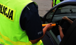 27-latek prowadził auto w stanie nietrzeźwości. Nie miał też uprawnień, bo już wcześniej je stracił