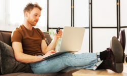 Wciąż ślepo ufamy i dajemy się oszukać internetowym oszustom