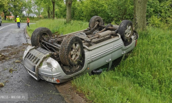 W Stolcu dachował Jeep [foto]