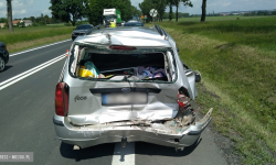 Zderzenie ciężarówki i samochodu osobowego na wysokości zjazdu do Tarnowa [foto] [aktualizacja]