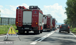Zderzenie trzech pojazdów w Braszowicach. Są utrudnienia w ruchu [foto]
