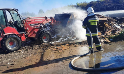 Pożar na terenie zakładu produkującego pellet. Płonęła hałda odpadów drewnianych
