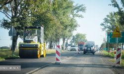 Trwa remont nawierzchni między Braszowicami a Ząbkowicami Śląskimi. Są utrudnienia [foto]