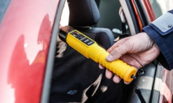 Dwóch nietrzeźwych kierujących. Jeden podróżował autem, jeden rowerem