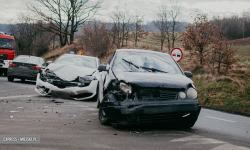 Zderzenie volkswagena i toyoty za Złotym Stokiem w kierunku Mąkolna. Są utrudnienia w ruchu 