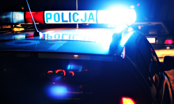 Z sądowymi zakazami i bez aktualnych badań technicznych pojazdu. Wpadł, bo jechał bez światła