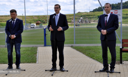 Premier Morawiecki w Kamieńcu Ząbkowickim: 8 mld zł dla samorządów. „Uzdrowiliśmy finanse publiczne”