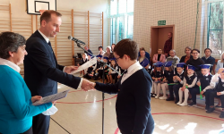 Ślubowanie pierwszoklasistów SP nr 1 w Kamieńcu Ząbkowickim